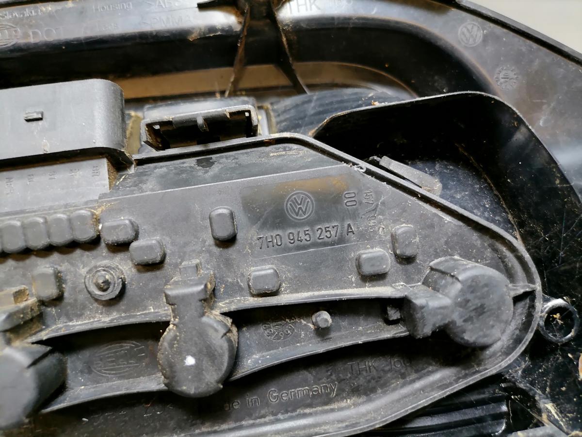 Volkswagen T5 original R&uuml;cklicht R&uuml;ckleuchte Schlussleuchte links f&uuml;r Fl&uuml;gelt&uuml;ren Bj.2004